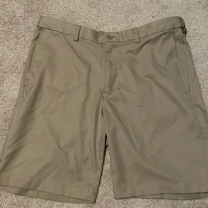 Men’s khaki shorts